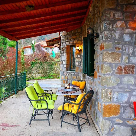 Marianda's House - Mountain Views & Rustic Charm Tichio